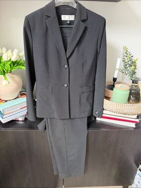 Prey A Porter Three Piece Suites in Black Pinstripe and Size 10